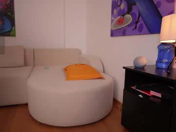 Foto porno cutefacebigass se dezbraca la web pe Chaturbate pe KUR.ro