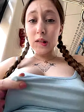 Foto porno Fantezii cu cuteperseon pe StripChat pe KUR.ro