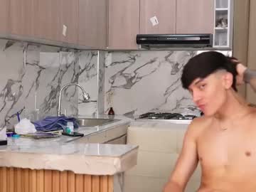 Foto porno dears_pearlss descoperita pe video chat pe KUR.ro