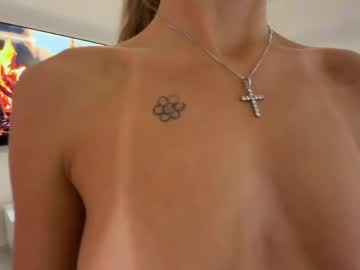 Foto porno deva_alice se dezbraca la web pe Chaturbate pe KUR.ro
