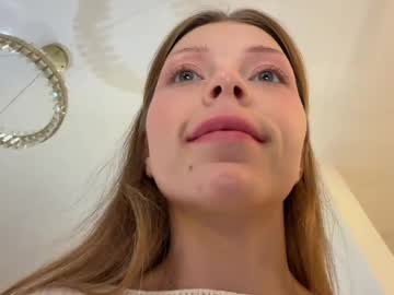 Foto porno deva_alice se dezbraca la web pe Chaturbate pe KUR.ro