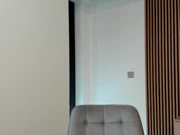 Foto porno devyale ne arata tot la camera pe KUR.ro