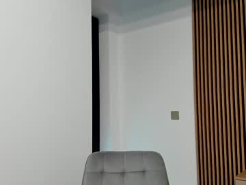 Foto porno devyale ne arata tot la camera pe KUR.ro