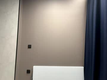 Foto porno dewdropdoll se dezbraca la web pe Chaturbate pe KUR.ro