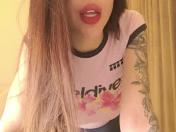 Foto porno didiactive ne arata tot la camera pe KUR.ro