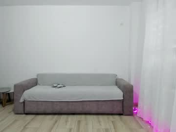 Foto porno dirtygirls99 descoperita pe video chat pe KUR.ro