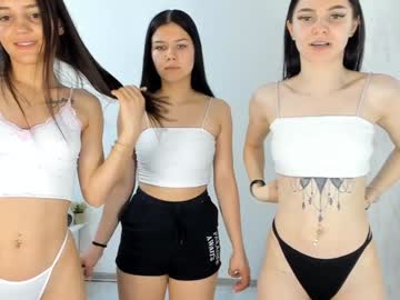 Foto porno dirtygirls99 se dezbraca la web pe Chaturbate pe KUR.ro