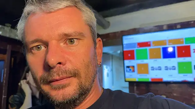 Foto porno dirtypub vrea sex pe StripChat pe KUR.ro