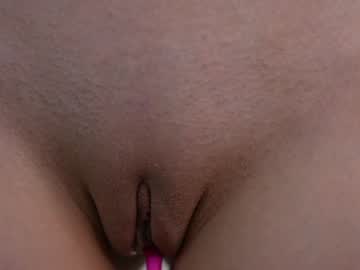 Foto porno dovia vrea sex pe Chaturbate pe KUR.ro