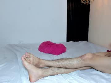 Foto porno duo69sex ne arata tot la camera pe KUR.ro