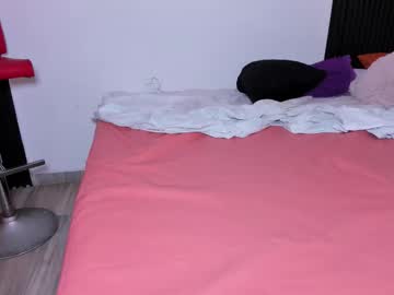 Foto porno duo69sex ne arata tot la camera pe KUR.ro