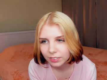 Foto porno easterferryman se dezbraca la web pe Chaturbate pe KUR.ro