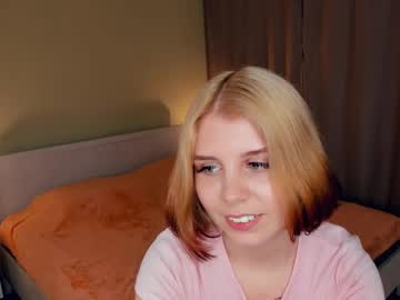 Foto porno easterferryman se dezbraca la web pe Chaturbate pe KUR.ro
