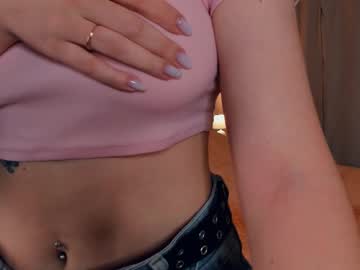 Foto porno easterferryman se dezbraca la web pe Chaturbate pe KUR.ro