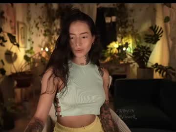 Foto porno effylowell_ ne arata tot la camera pe KUR.ro