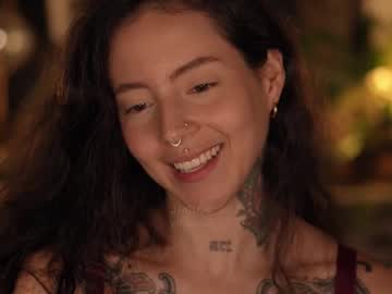 Foto porno effylowell_ ne arata tot la camera pe KUR.ro