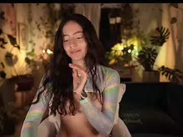 Foto porno effylowell_ ne arata tot la camera pe KUR.ro