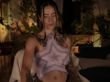 Foto porno effylowell_ ne arata tot la camera pe KUR.ro