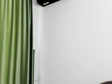 Foto porno elaanna ne arata tot la camera pe KUR.ro