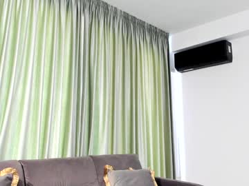 Foto porno elaanna ne arata tot la camera pe KUR.ro