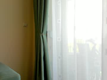 Foto porno elaanna ne arata tot la camera pe KUR.ro