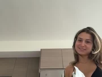 Foto porno Ganduri murdare cu elenahere4u pe KUR.ro