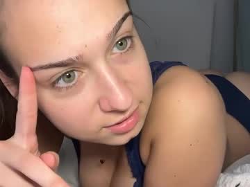 Foto porno Ganduri murdare cu elenahere4u pe KUR.ro