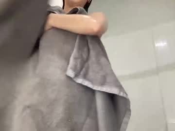 Foto porno elenalovexxx ne arata tot la camera pe KUR.ro