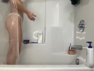 Foto porno elenalovexxx ne arata tot la camera pe KUR.ro