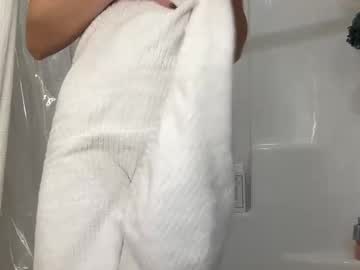 Foto porno elenalovexxx ne arata tot la camera pe KUR.ro