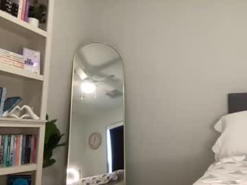 Foto porno elenalovexxx ne arata tot la camera pe KUR.ro