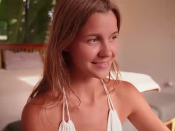 Foto porno eli_sun ne arata tot la camera pe KUR.ro