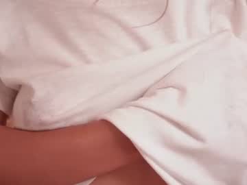 Foto porno eli_sun ne arata tot la camera pe KUR.ro