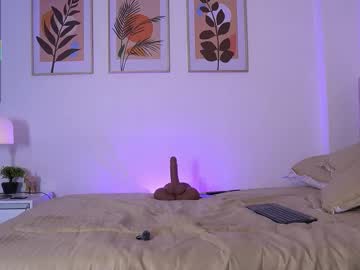 Foto porno eliizabeth_roberts ne arata tot la camera pe KUR.ro