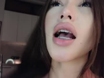 Foto porno ella_lee15 se dezbraca la web pe Chaturbate pe KUR.ro