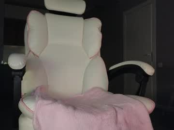 Foto porno ella_lee15 se dezbraca la web pe Chaturbate pe KUR.ro
