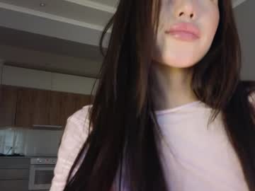 Foto porno ella_lee15 se dezbraca la web pe Chaturbate pe KUR.ro