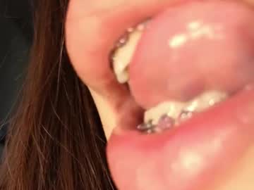 Foto porno ella_lee15 se dezbraca la web pe Chaturbate pe KUR.ro