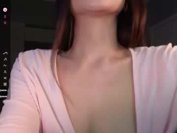 Foto porno ella_lee15 se dezbraca la web pe Chaturbate pe KUR.ro