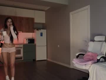 Foto porno ella_lee15 se dezbraca la web pe Chaturbate pe KUR.ro