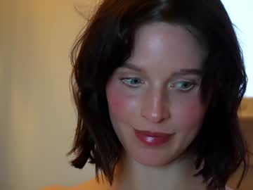 Foto porno Discutii intime cu ellaa91 pe KUR.ro