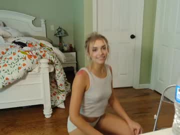 Foto porno Ce sexy este ellalowe pe KUR.ro