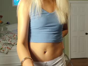 Foto porno Ce sexy este ellalowe pe KUR.ro