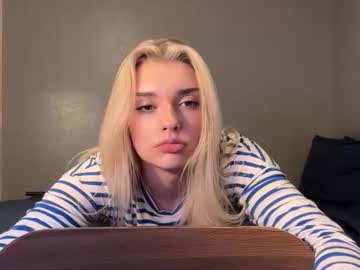 Foto porno Ce sexy este ellalowe pe KUR.ro