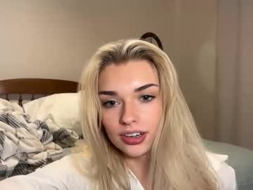 Foto porno Ce sexy este ellalowe pe KUR.ro