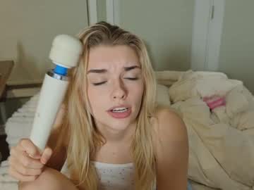 Foto porno Ce sexy este ellalowe pe KUR.ro