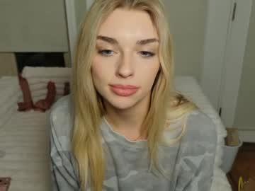 Foto porno Ce sexy este ellalowe pe KUR.ro