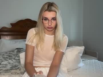Foto porno Ce sexy este ellalowe pe KUR.ro