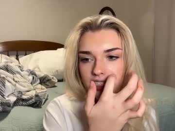 Foto porno Ce sexy este ellalowe pe KUR.ro