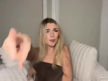 Foto porno Ce sexy este ellalowe pe KUR.ro